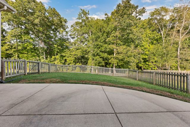 833 E Accipiter Cir, Clarksville, TN 37043