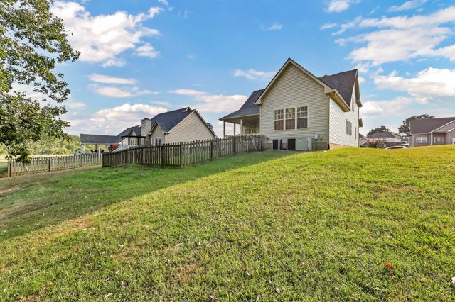 833 E Accipiter Cir, Clarksville, TN 37043