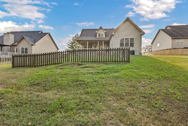 833 E Accipiter Cir, Clarksville, TN 37043