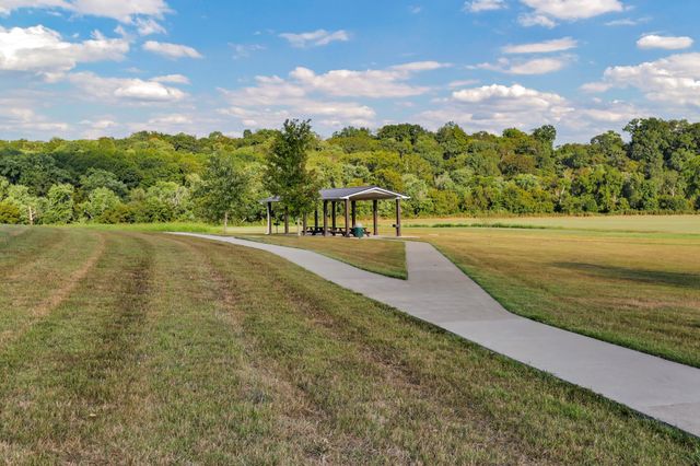 833 E Accipiter Cir, Clarksville, TN 37043