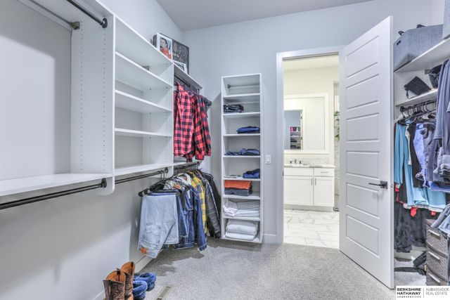 1707 S 211th Street, Omaha, NE 68022