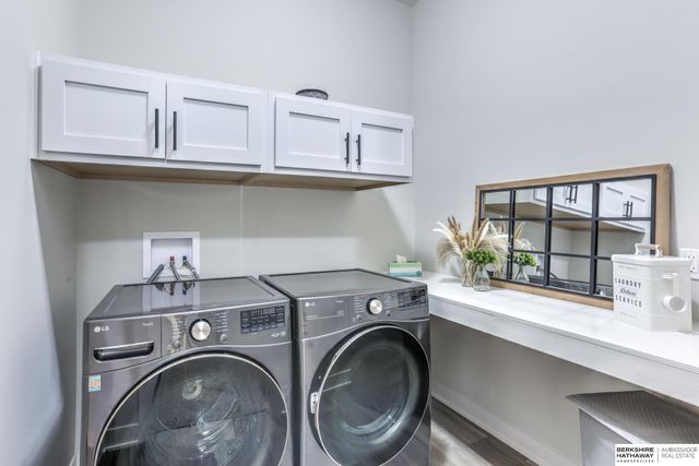 1707 S 211th Street, Omaha, NE 68022