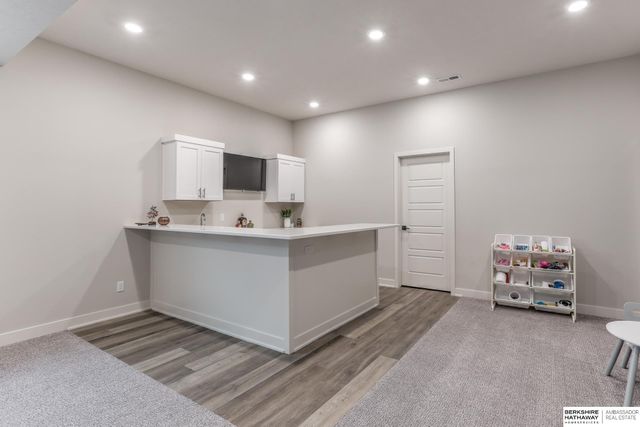 1707 S 211th Street, Omaha, NE 68022