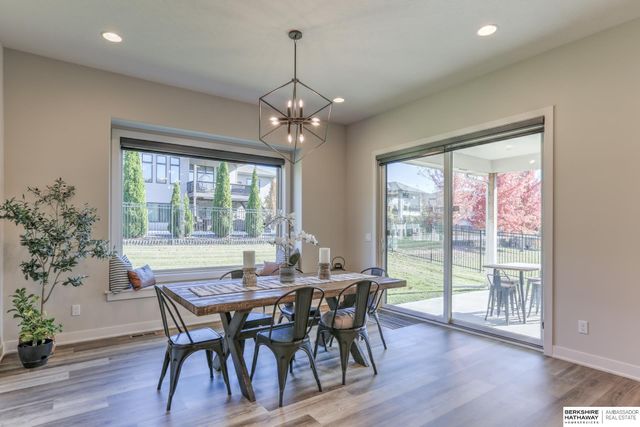 1707 S 211th Street, Omaha, NE 68022