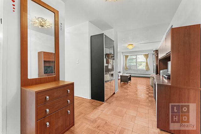 575 Grand St Apt 506, New York City, NY 10002