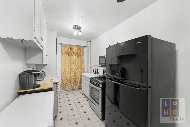 575 Grand St Apt 506, New York City, NY 10002