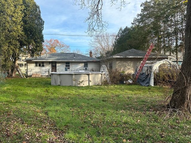 345 Chace St, Somerset, MA 02726