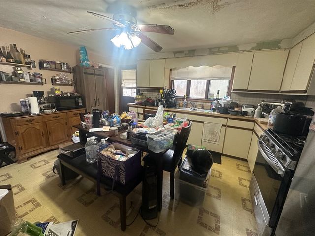 345 Chace St, Somerset, MA 02726