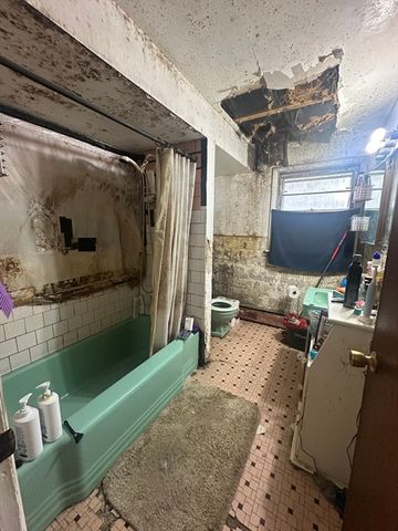 345 Chace St, Somerset, MA 02726