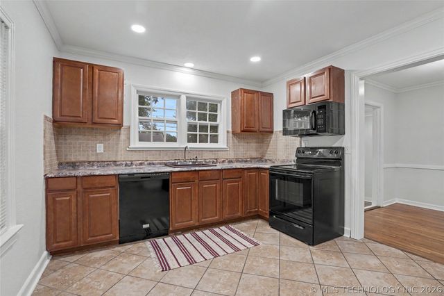 1417 S Canton Avenue, Tulsa, OK 74112