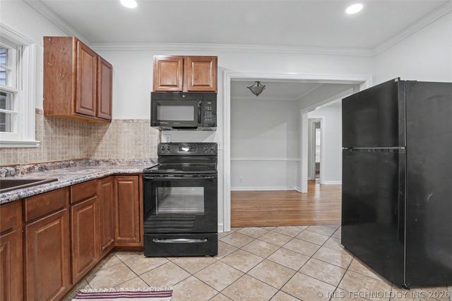 1417 S Canton Avenue, Tulsa, OK 74112