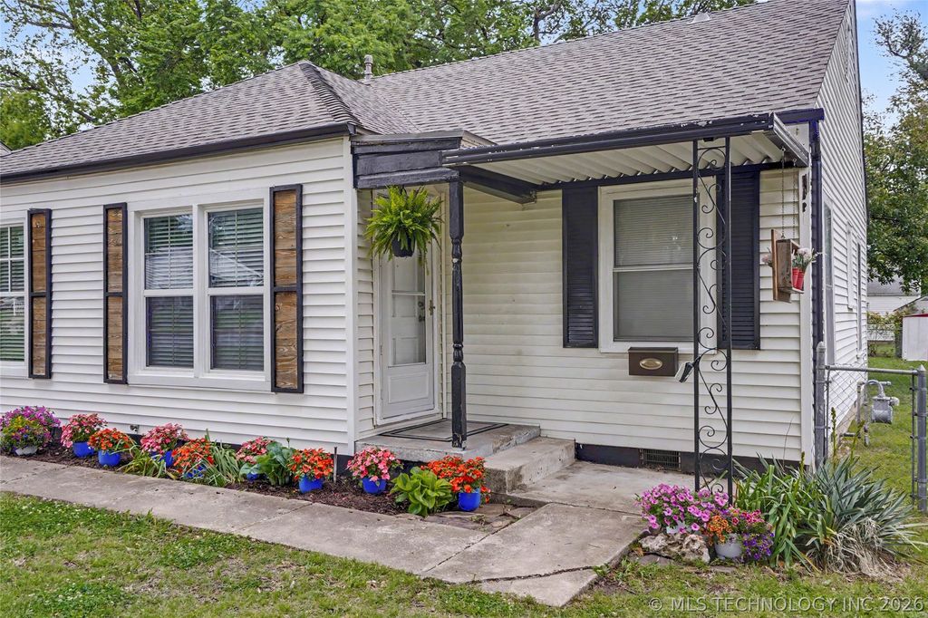 1417 S Canton Avenue, Tulsa, OK 74112