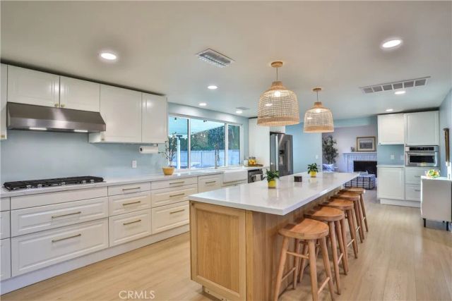 2117 Oxford, Claremont, CA 91711