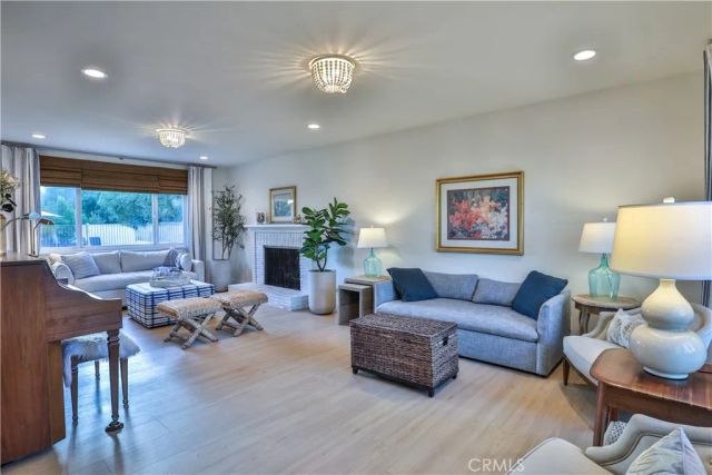 2117 Oxford, Claremont, CA 91711