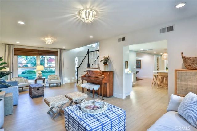 2117 Oxford, Claremont, CA 91711
