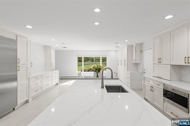 720 Berdan Avenue, Wayne, NJ 07470