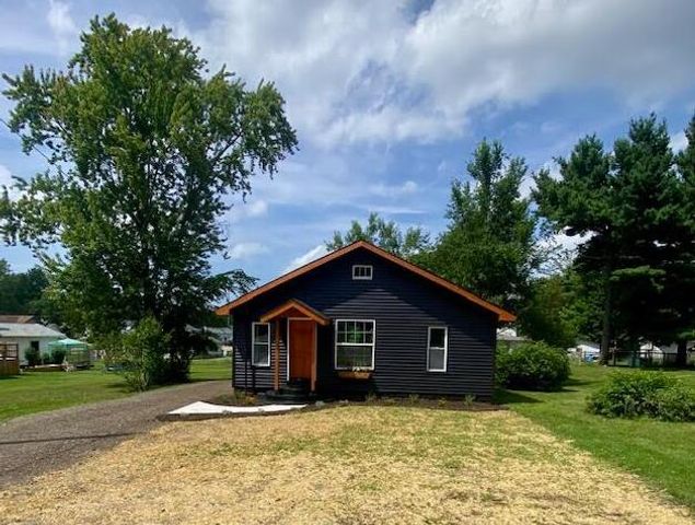 121 E Olds Street, Hartford City, MI 49057
