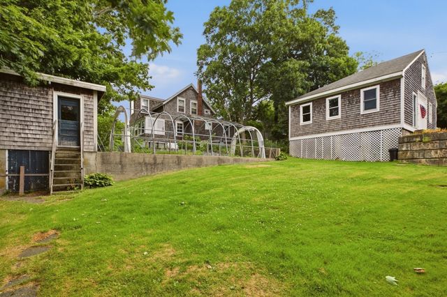 22 South Avenue, Tiverton, RI 02878