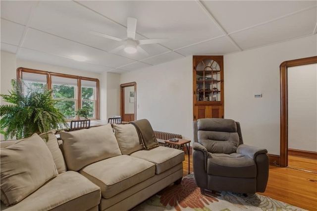 22 South Avenue, Tiverton, RI 02878