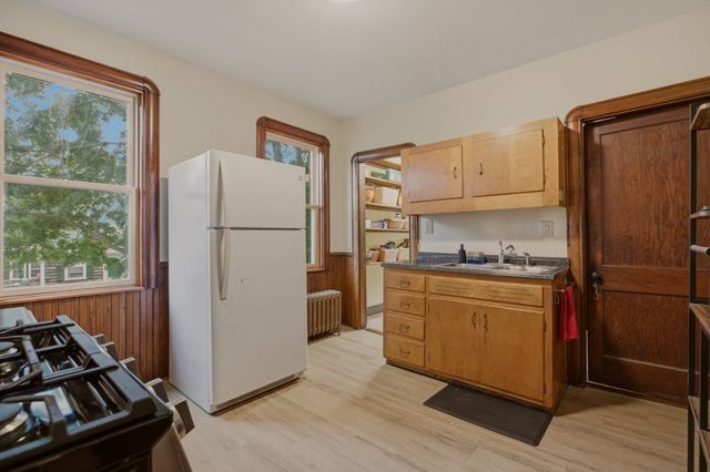 22 South Avenue, Tiverton, RI 02878