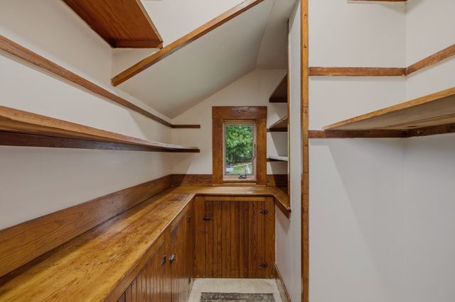 22 South Avenue, Tiverton, RI 02878