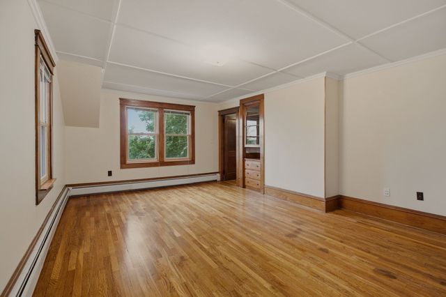 22 South Avenue, Tiverton, RI 02878