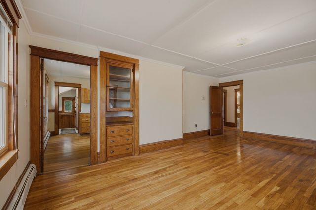 22 South Avenue, Tiverton, RI 02878