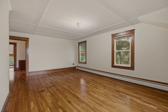 22 South Avenue, Tiverton, RI 02878