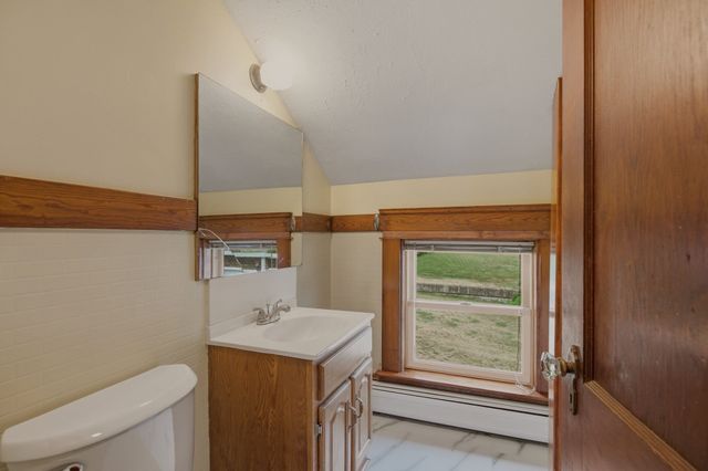 22 South Avenue, Tiverton, RI 02878