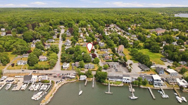 22 South Avenue, Tiverton, RI 02878