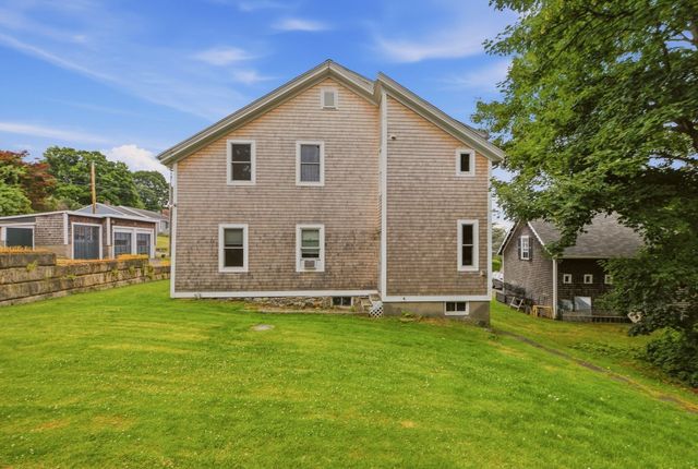 22 South Avenue, Tiverton, RI 02878