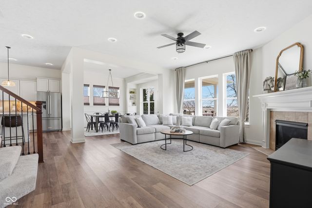 3895 Stonington Place, Zionsville, IN 46077