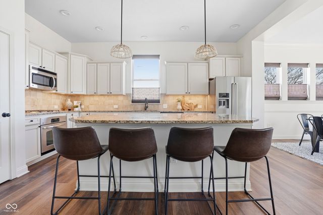 3895 Stonington Place, Zionsville, IN 46077