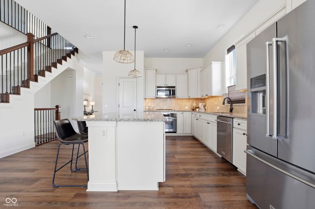 3895 Stonington Place, Zionsville, IN 46077