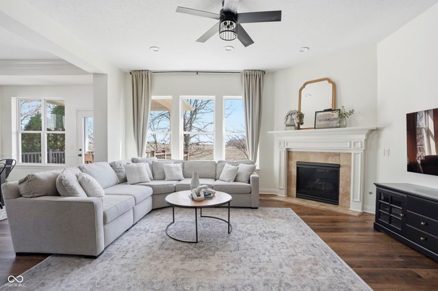 3895 Stonington Place, Zionsville, IN 46077