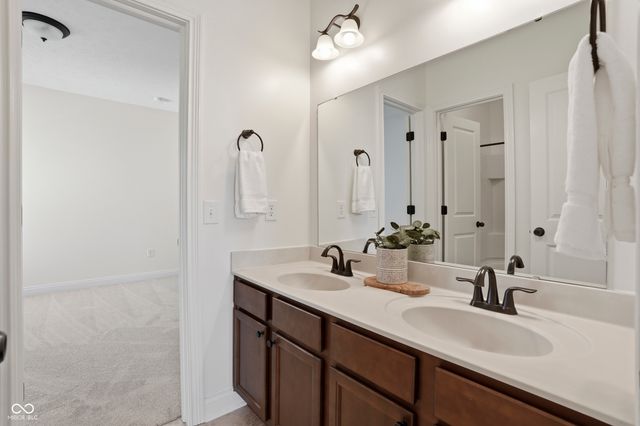 3895 Stonington Place, Zionsville, IN 46077