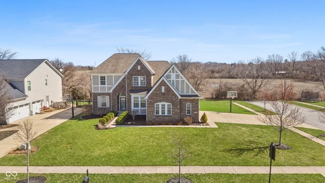 3895 Stonington Place, Zionsville, IN 46077