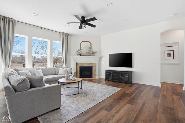 3895 Stonington Place, Zionsville, IN 46077