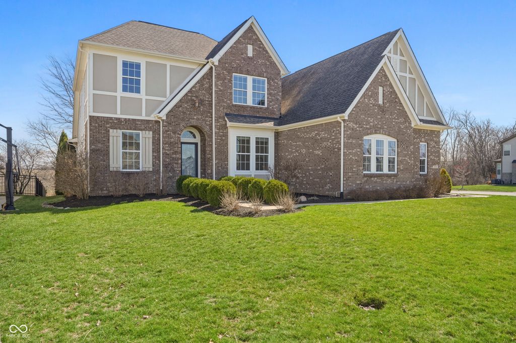 3895 Stonington Place, Zionsville, IN 46077
