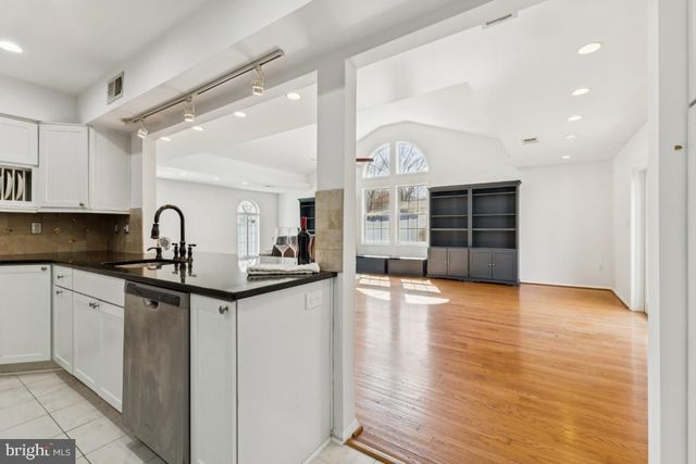 13140 MADONNA LN, Fairfax, VA 22033