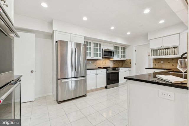 13140 MADONNA LN, Fairfax, VA 22033