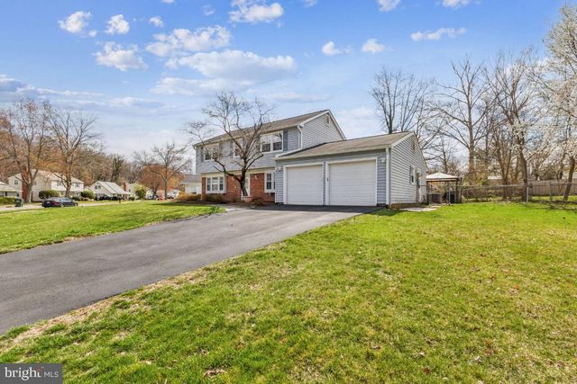 13140 MADONNA LN, Fairfax, VA 22033