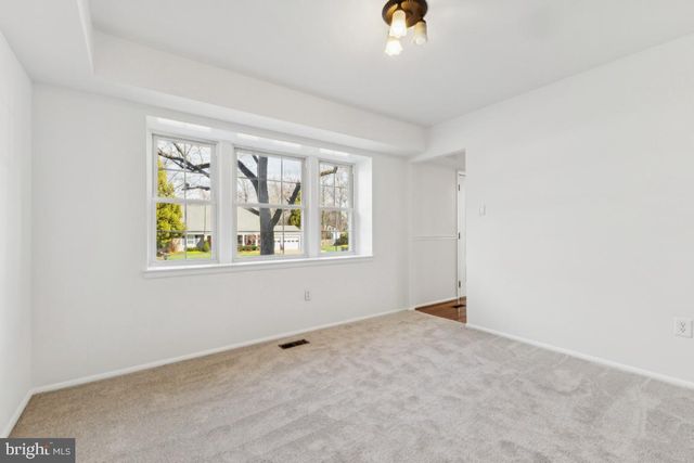 13140 MADONNA LN, Fairfax, VA 22033