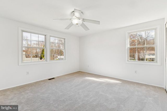 13140 MADONNA LN, Fairfax, VA 22033