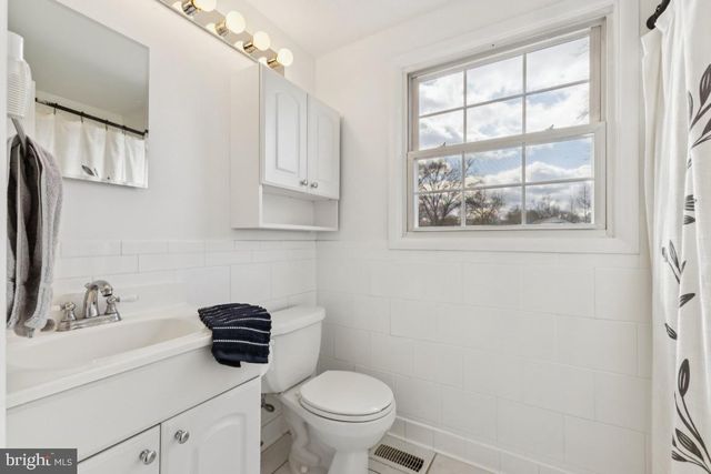 13140 MADONNA LN, Fairfax, VA 22033