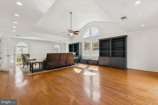 13140 MADONNA LN, Fairfax, VA 22033