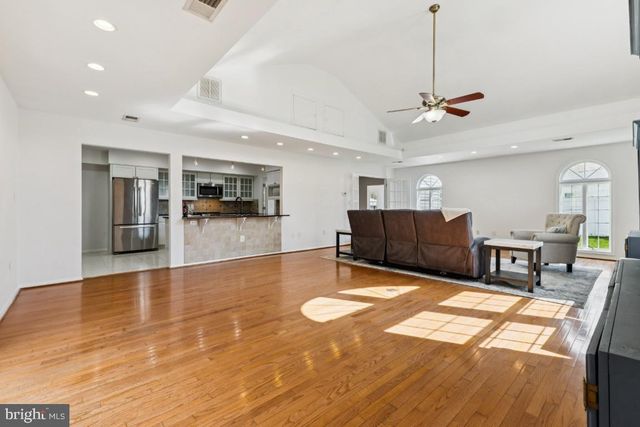 13140 MADONNA LN, Fairfax, VA 22033