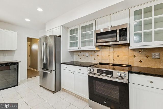 13140 MADONNA LN, Fairfax, VA 22033