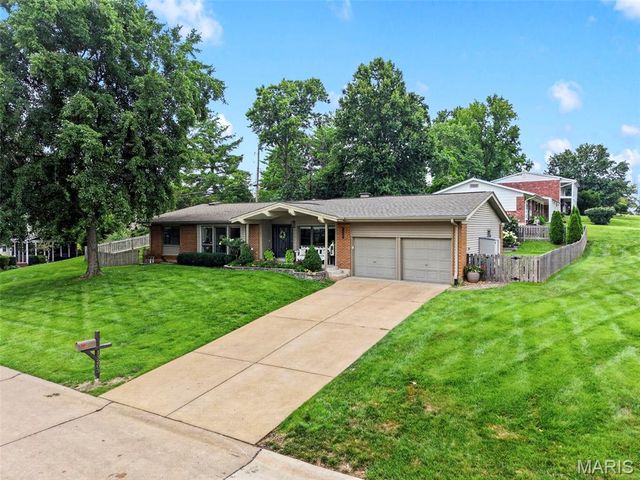 13203 Dartagnan Court, St Louis, MO 63141