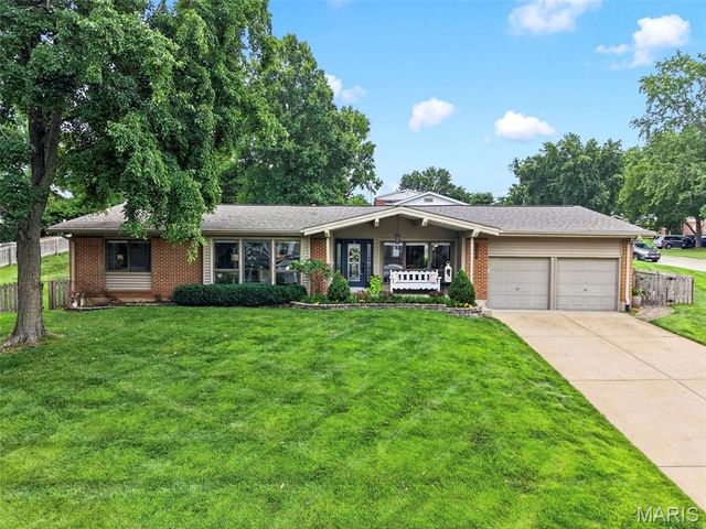 13203 Dartagnan Court, St Louis, MO 63141
